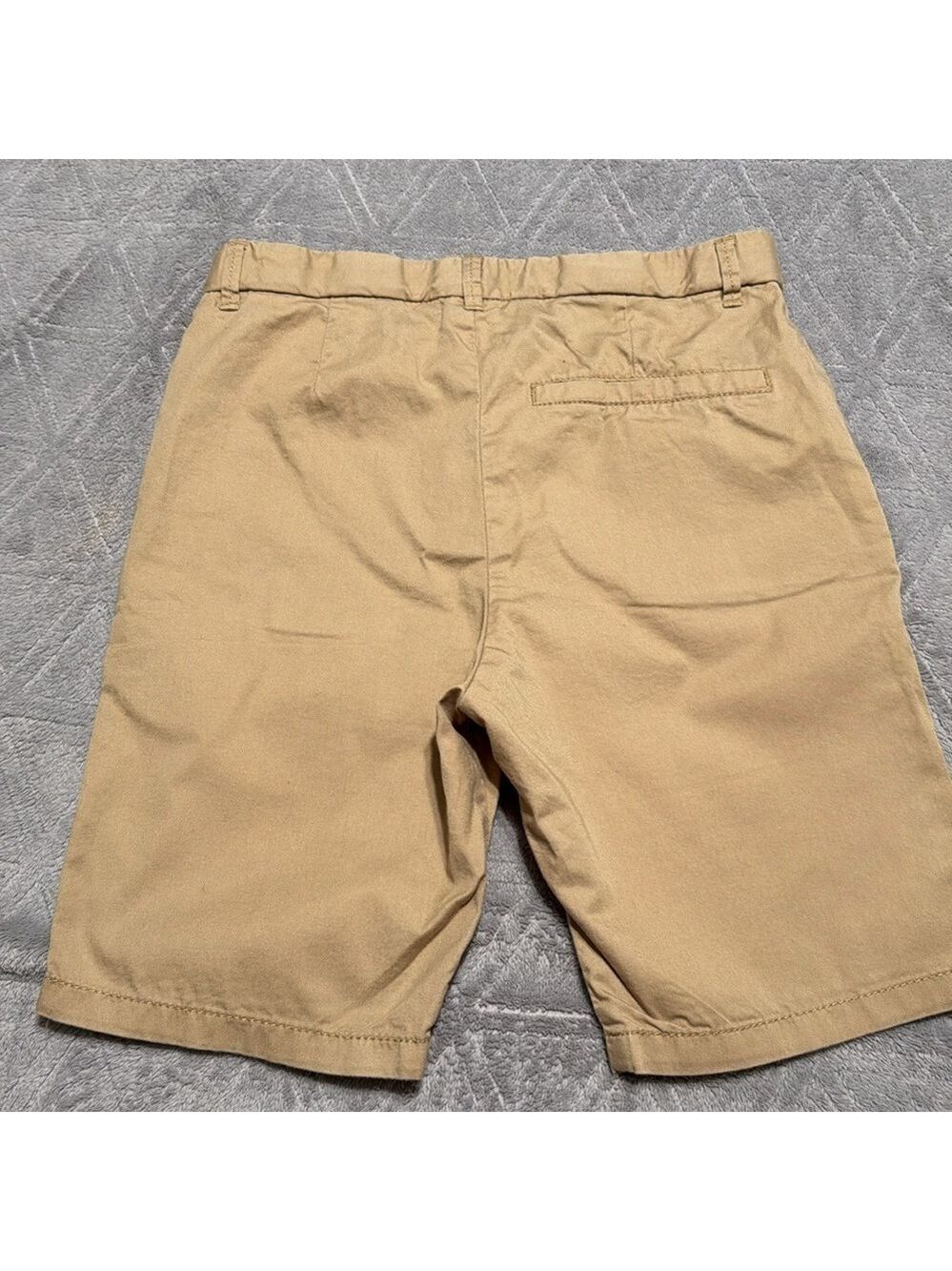 Khaki shorts - Picture 3 of 3